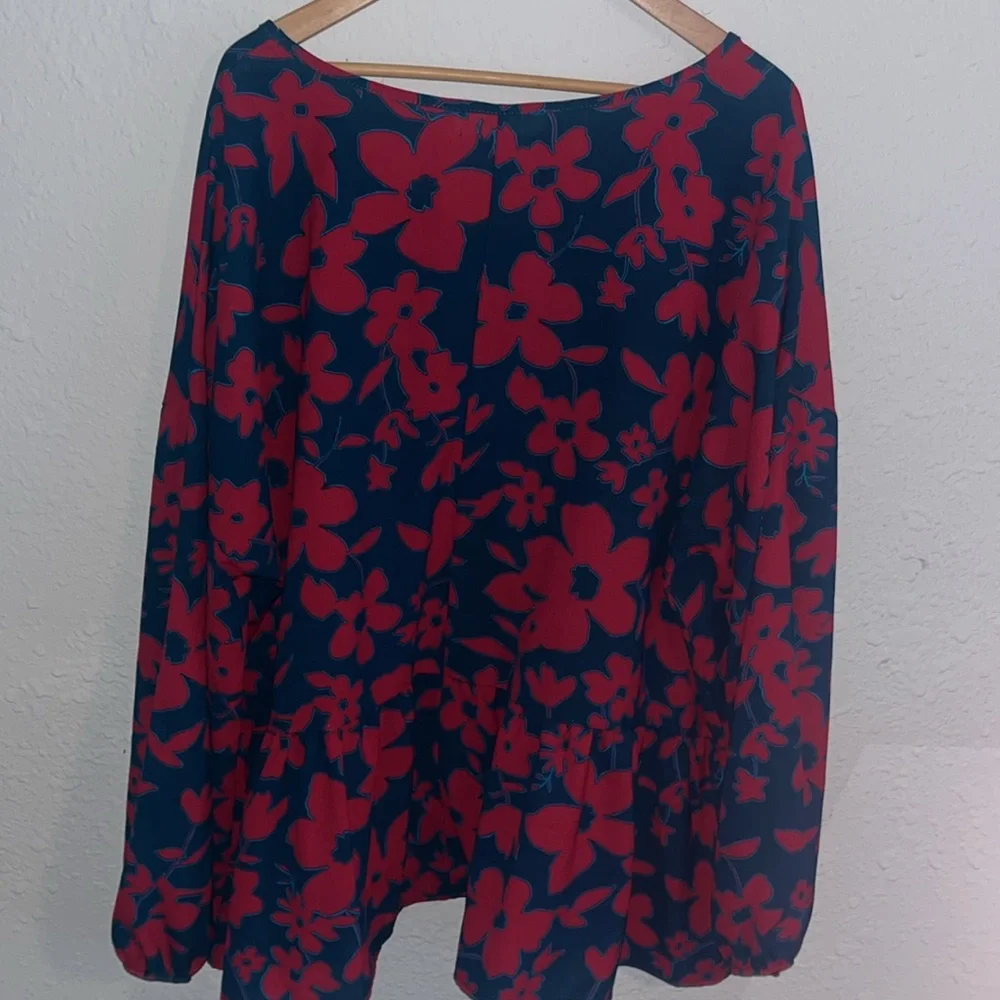 Babydoll Peplum Floral Top - Picture 6 of 6